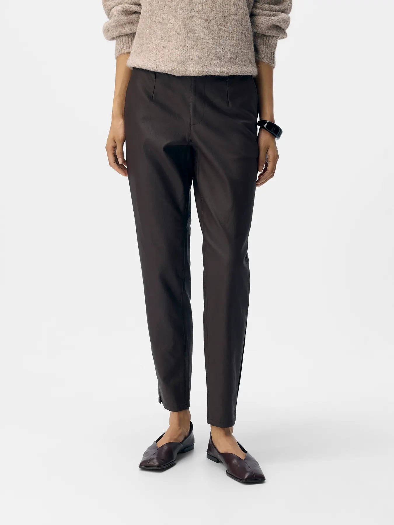 Belle lisa coated pant -dark brown