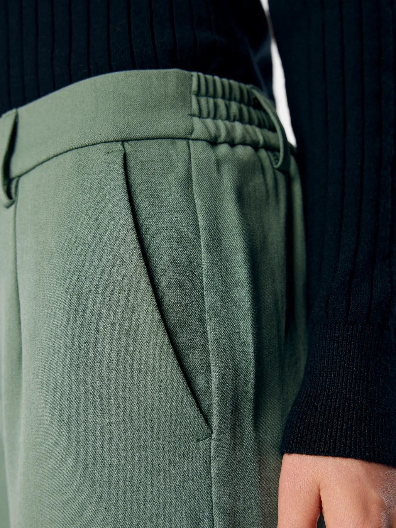 Lisa slim pant, dusty green